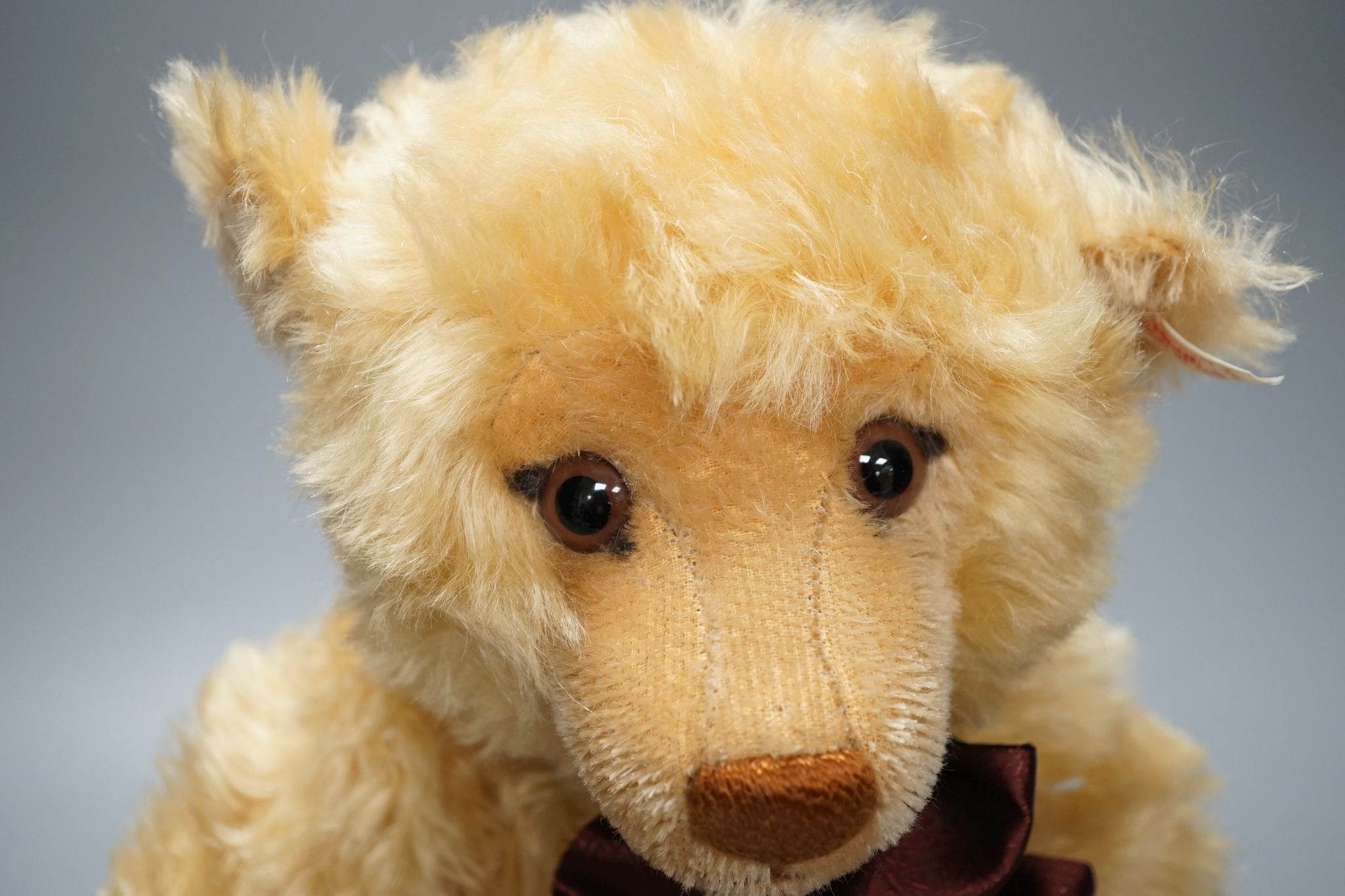 A Steiff teddy bear, 2000, with box and certificate, Limited Edition 43cm
